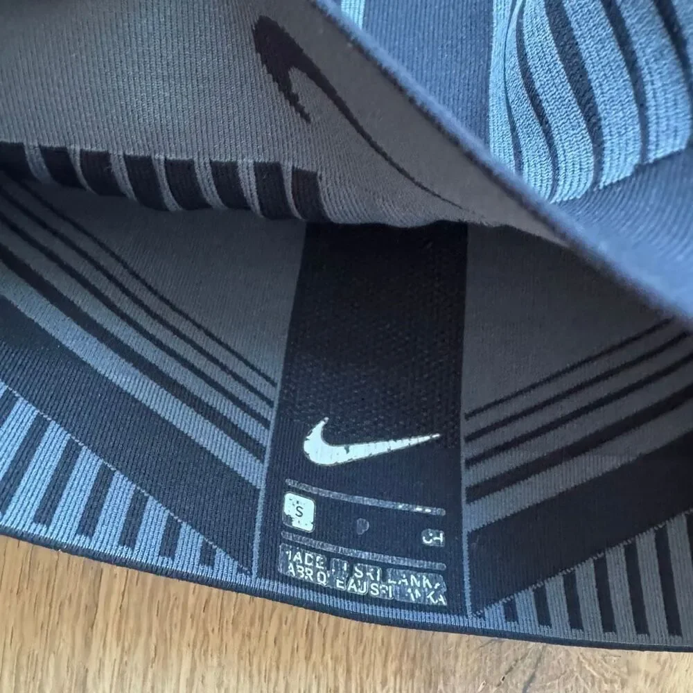 Nike FE/NOM Flyknit Women's High Support Sports Bra Size Small Seamless